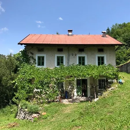 Hidden Valley House - A Rustic Retreat Дом отдыха *
