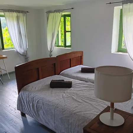 Hidden Valley House - A Rustic Retreat Дом отдыха *